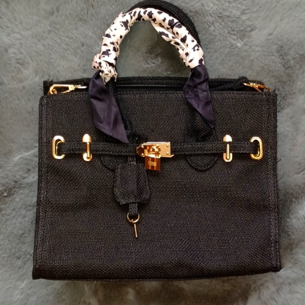 🐦‍⬛🎉Chic Burlap Black Satchel